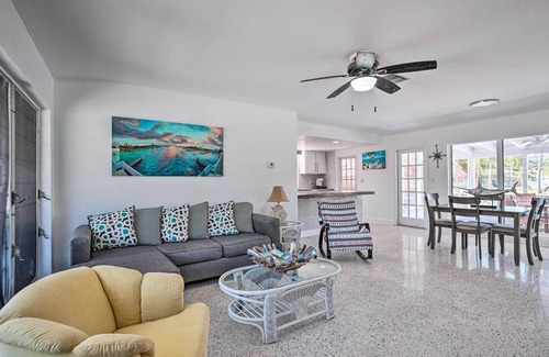 Palm City Maison | Palm City Canalfront Home w/ Boat Dock & Fire Pit!