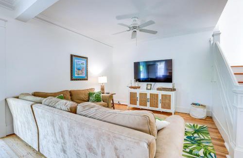 Palm City Maison | Palm City Home with Pool and Florida Room - Near Golf
