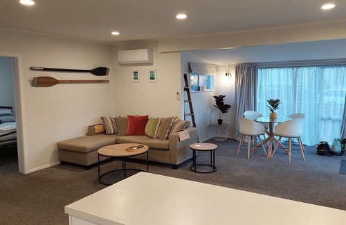 Paraparaumu Beach Maison | Palm Haven Beach Retreat