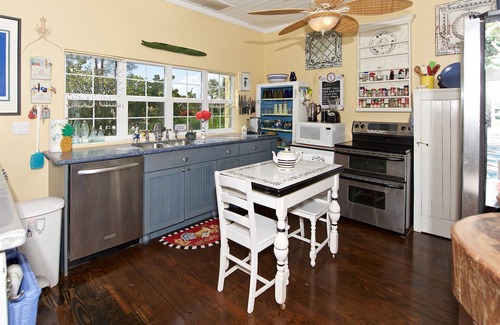 Spanish Wells Maison | Palm House