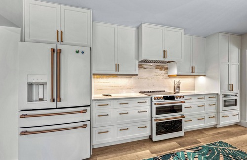 Siesta Key Maison | Palm Island Life - Heated Pool, Canal Front, Fire Pit, Walk to Siesta Beach