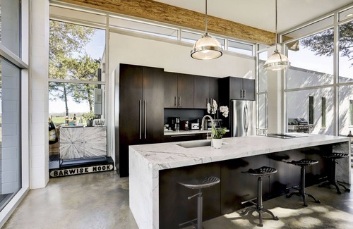 Bellville Maison | Palm Springs, TX ~ MODERN TEXAS ESCAPE