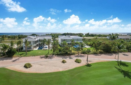 Punta Cana Villa | Palmas 78: Lux golf villa, full staff, lap-pool, Jacuzzi & 2 golf carts