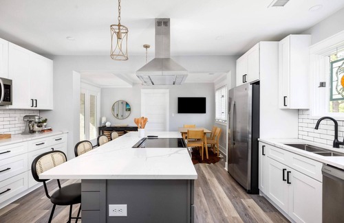 Mount Pleasant Maison | Palmetto Grove / Walk to Shem Creek / Mins to Dwtn