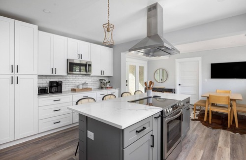 Mount Pleasant Maison | Palmetto Grove / Walk to Shem Creek / Mins to Dwtn