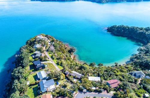 Surfdale Maison | Palms on Kennedy Point - Stay Waiheke