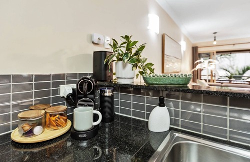 Westcourt Appartement | Palmview Heights - 9 Pools BBQ Gym