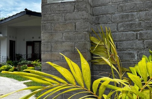 Kochchikade Appartement | Palmwood Cottages Double Bed Room with Kitchen