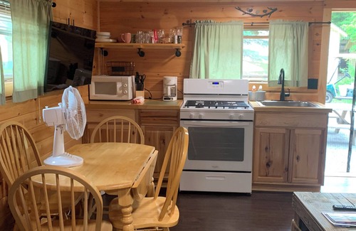 Inlet Cabine | Panda Bear Cabin at The Bears Cottages