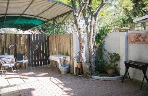 Kaapsehoop Maison | Panda's Guest Cottages