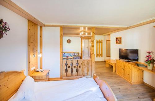 Holzgau Hôtel | Panorama-Hotel Winklerhof