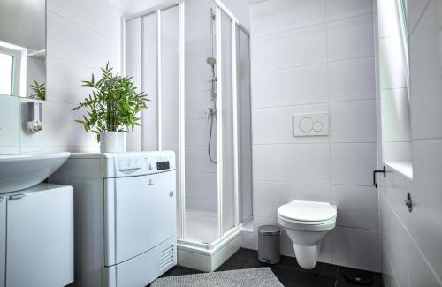 Schottenfeld Appartement | Panorama Rooftop Terrace I 3 min to Mariahilferstraße