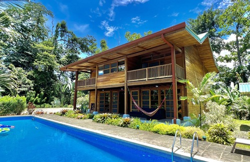 Punta Uva Chalet De Ski | Panorama Verde Poolside Jungle Oasis