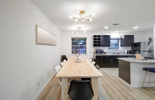 White Rock Hills Maison | Panoramic 4BR/3B Home with Pool, Grill, Sauna & Game Room
