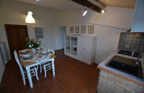 Radicondoli Appartement | Panoramic apartment in medieval village