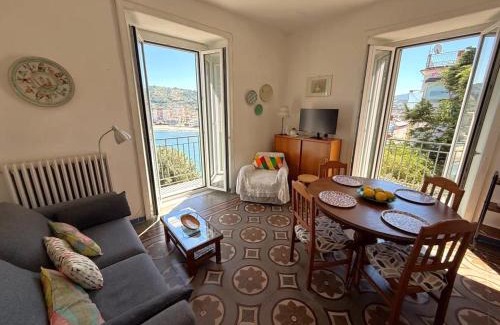 Agropoli Appartement | Panoramic Apartments in Villa in Center "The Beach and The Cliff" 1