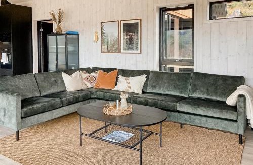 Hjelmeland Maison | Panoramic Cabin With Sea View On Randøy