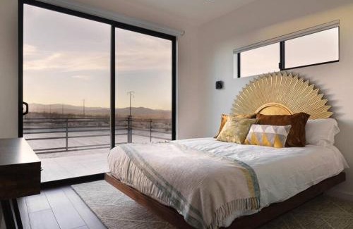 Panorama Heights Maison | Panoramic Heaven - Luxury Designer Property w Spa
