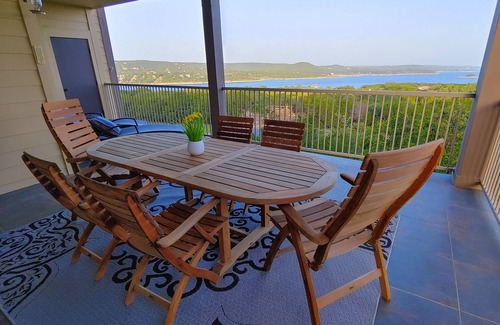 Jonestown Copropriété | Beautiful 3 bedroom with 3 bath condo overlooking Lake Travis