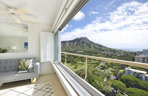 Diamond Head - Kapahulu - St. Louis Copropriété | 20th Floor, Quiet End of Waikiki, Beachfront with Diamond Head View!