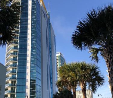 Downtown Myrtle Beach Appartement | Panoramic Oceanfront Condo OO 3rd Floor