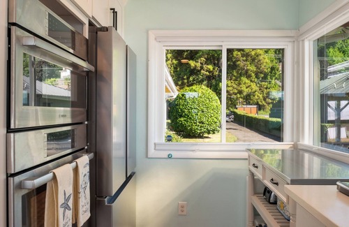 Retsil Maison | Panoramic Sea & Mt. View Retreat in Port Orchard