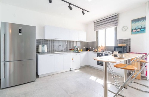 Nahariya Appartement | Terrific 4-bedroom Apartment Next to Achziv Beach