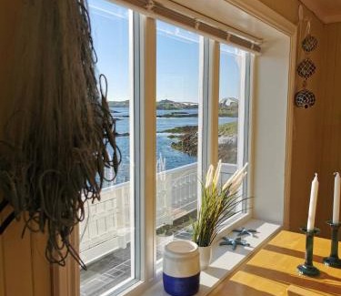 Ramberg Maison | Panoramic seaview house by the sea