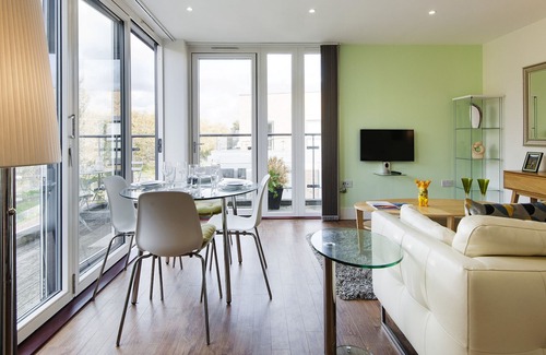 Bow West Appartement | Panoramic Victoria Park Home close to Stratford by UnderTheDoormat