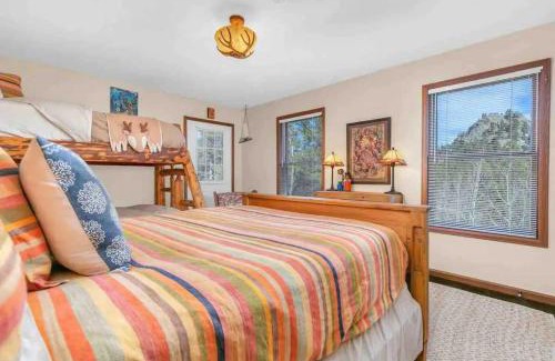 Black Hawk Maison | Panoramic View Home with Hot Tub & Game Room