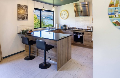 Christchurch District Maison | Panoramic Views from Spacious New Beach House in Christchurch's Cass Bay