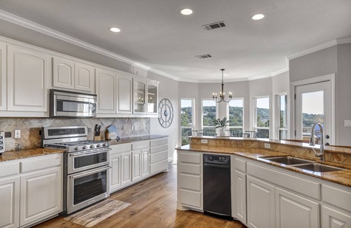Highland Lake Estates Maison | Panoramic views of Lake Travis & TX Hill Country