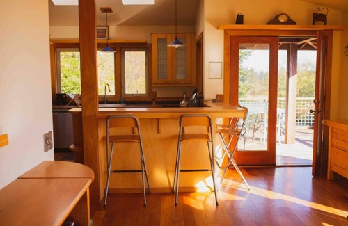 Lummi Island Maison | Panoramic Views of Islands/Sea!