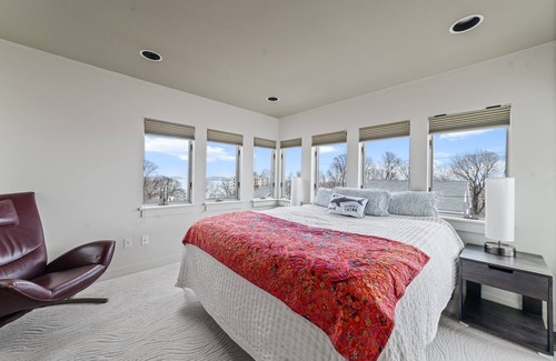 Waveland Maison | Panoramic views, steps to the water, 7 minute walk to private beach.