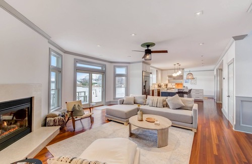 Southold Maison | Panoramic Water Views, plunge pool, hot tub, fire pit & walk to beach