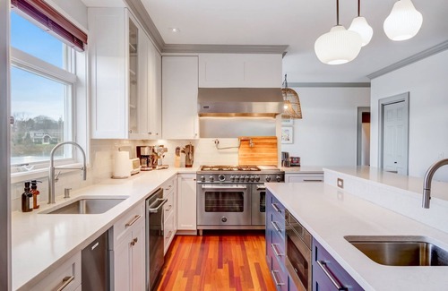 Southold Maison | Panoramic Water Views, plunge pool, hot tub, fire pit & walk to beach