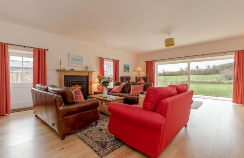 Mauchline Maison | Pant Farmhouse