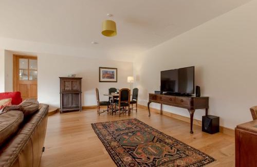 Mauchline Maison | Pant Farmhouse