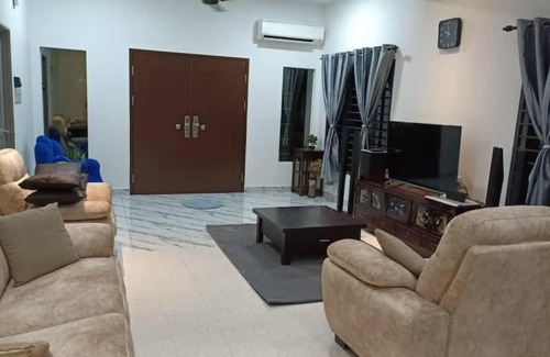 Taman Pantai Dickson Maison | Pantai Dickson Stay 3838 with Private Pool
