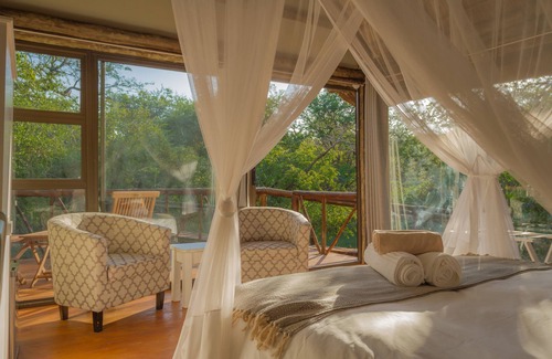 Thorny Bush Game Reserve Cabine | Panzi Lodge