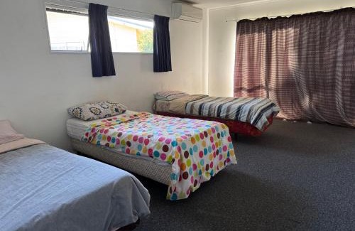 Papamoa Beach Maison | Papamoa Backpack House