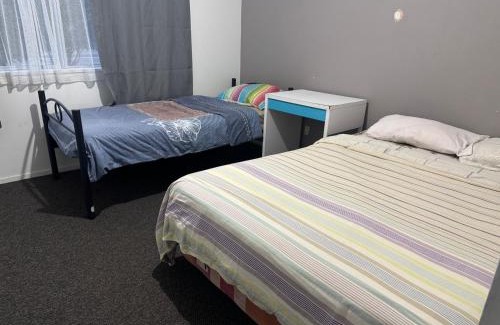 Papamoa Beach Maison | Papamoa Budget Accommodation