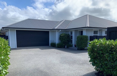 Papamoa Beach Maison | Papamoa. Close to everything..