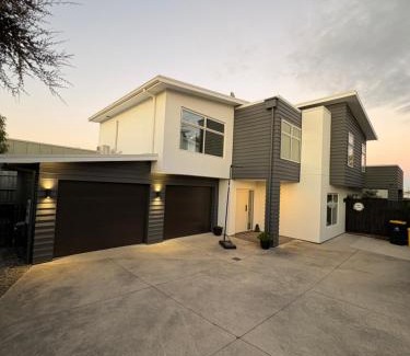 Papamoa Beach Maison | Papamoa Family Beach House