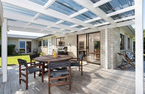 Papamoa Beach Maison | Papamoa Sea Renity - Two minutes walk to beach
