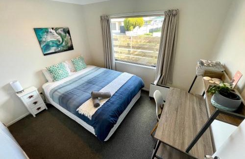 Papamoa Beach Appartement | Papamoa Two Rooms & Kitchenette - Dogs welcome