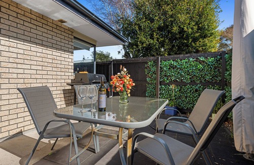 Papamoa Beach Maison | Papamoa Waves - Seaside Getaway