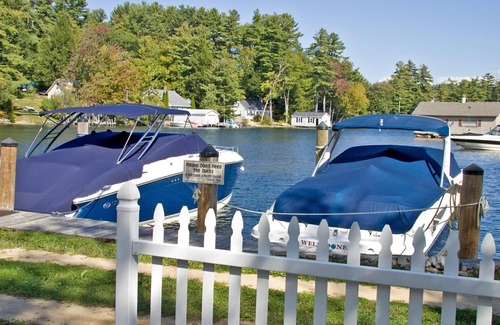 Gilford Cottage | Location au bord du lac confortable pour deux