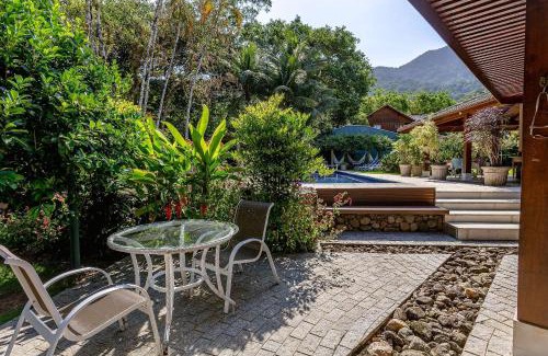 Pontal da Cruz Maison | Paraíso com Piscina e Natureza em São Sebastião
