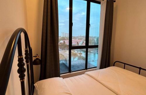 Taman Bukit Mewah Appartement | Paradigm Mall 1BR-Poolview-Netflix-WiFi by JB RelaX Homestay